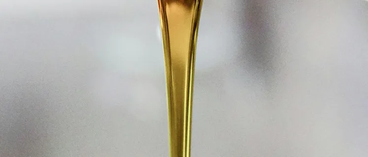 油を流している様子