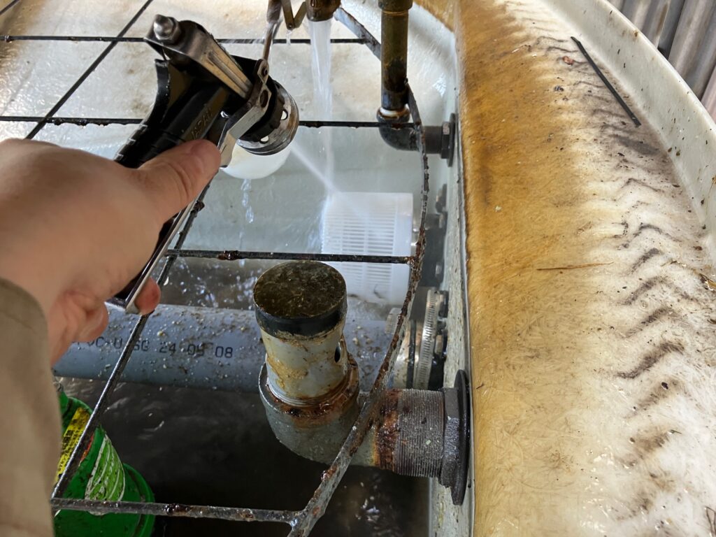 冷却塔（クーリングタワー）清掃・槽内洗浄（名古屋市・工場）2