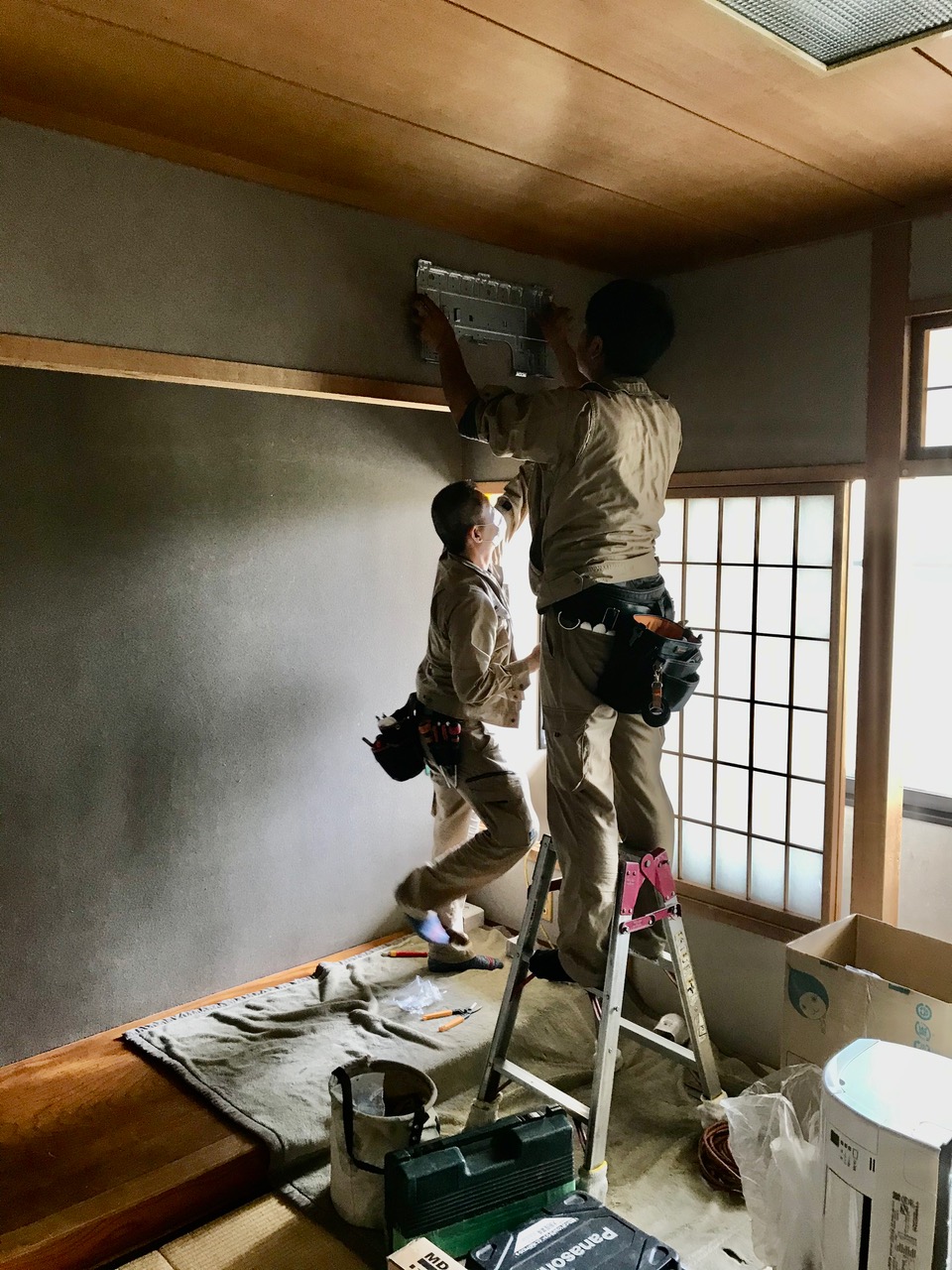 壁掛けエアコン新規設置工事（名古屋市・和室）